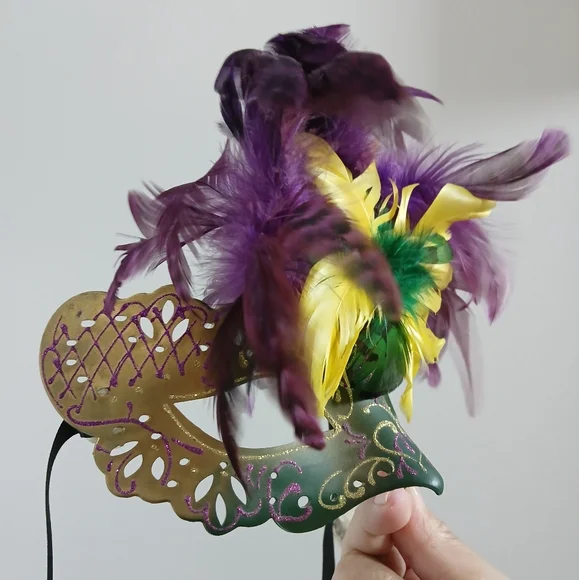 MARDI GRAS Feather Embellished Handpainted Masquerade Mask - Picture 2 of 14